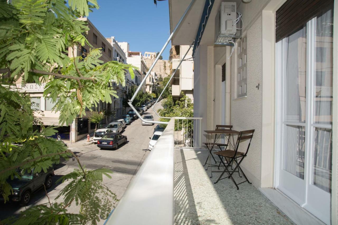 Modern Apartment Next To Acropolis Athina Athens Exterior photo